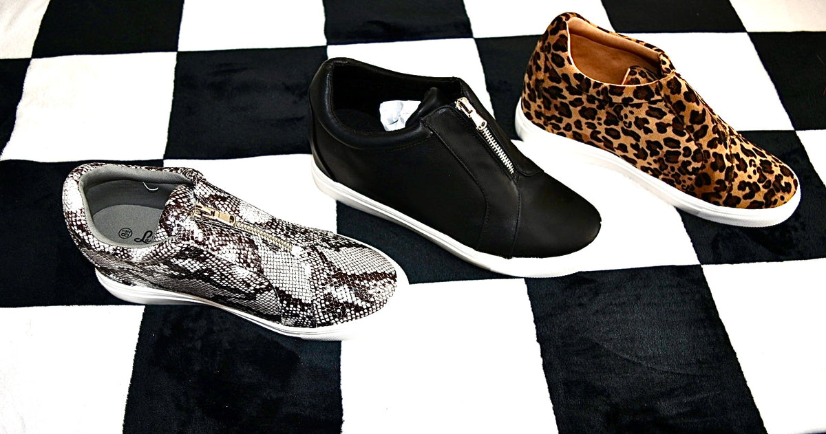 LA SHEELAH ZIP FRONT ANKLE BOOT