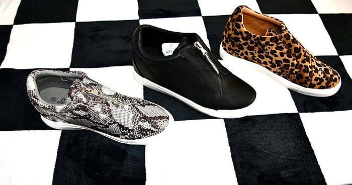 LA SHEELAH ZIP FRONT ANKLE BOOT