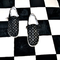 LV HEY DUDES