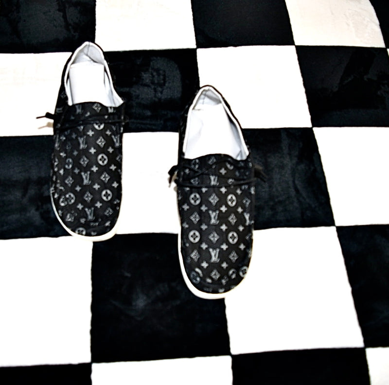 LV HEY DUDES