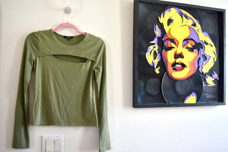 MILITARY SLIT CHEST OPEN LONG SLEEVE SOLID TOP