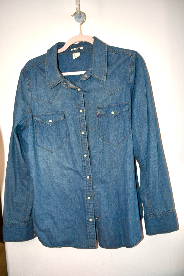 LEV*S FLANNELS