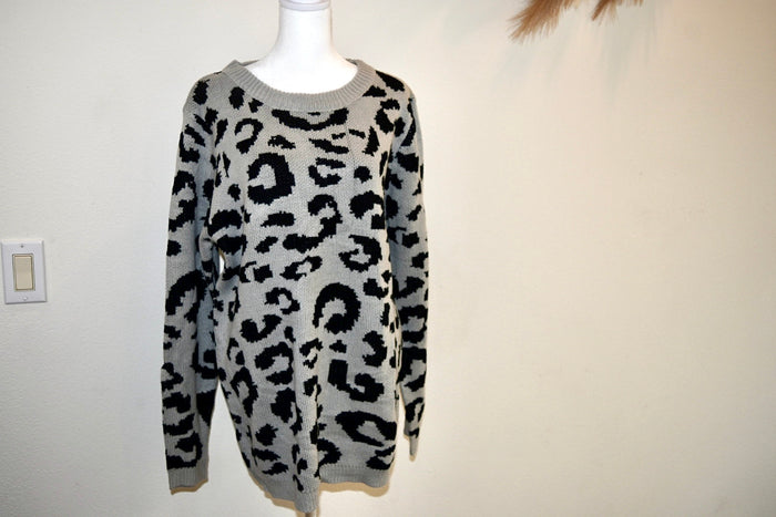 GRAY LEOPARD SWEATER