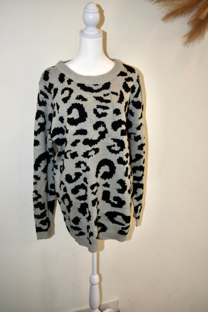 GRAY LEOPARD SWEATER