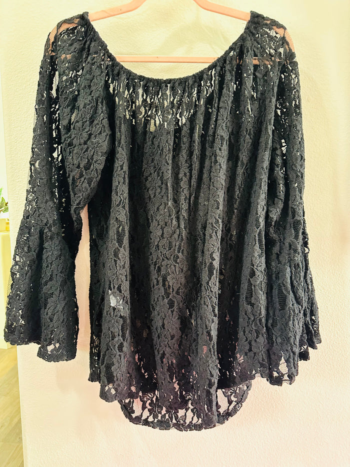 T PARTY LACE BELL SLEEVE TOP