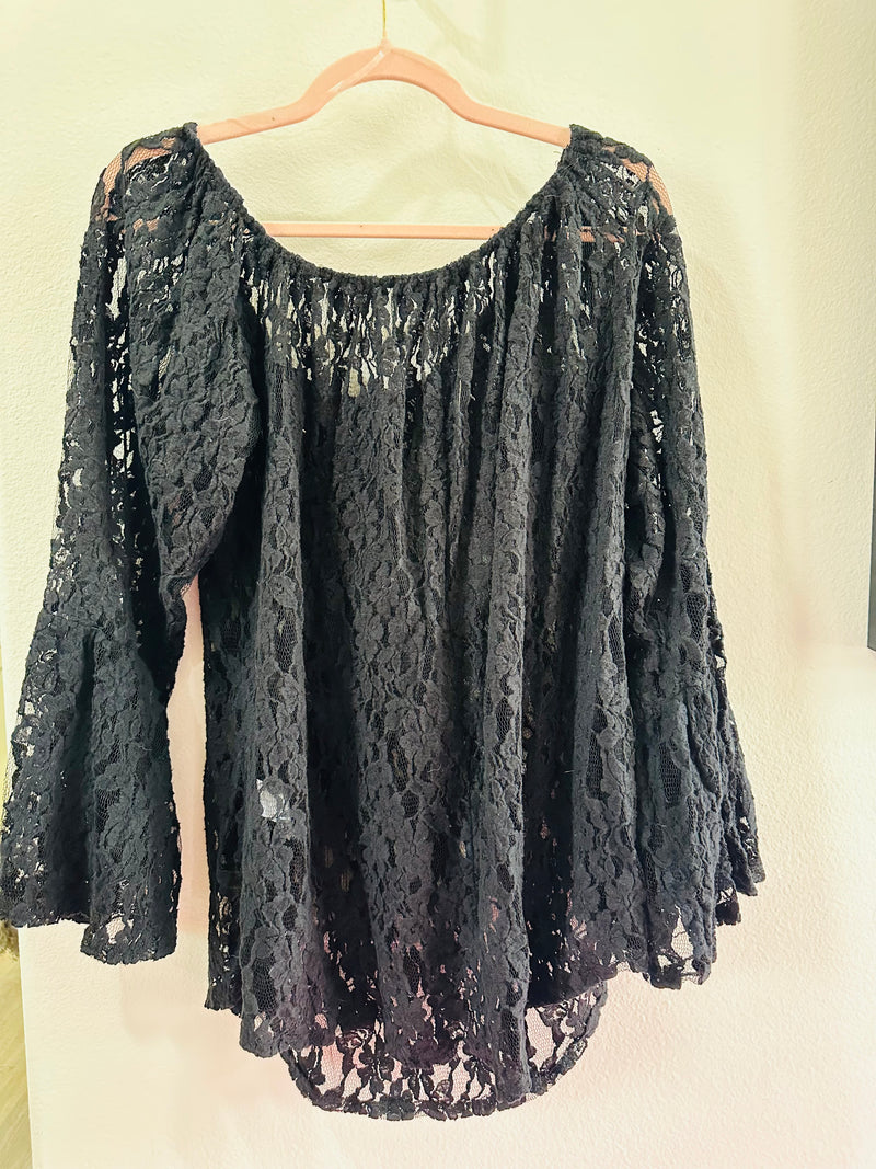 T PARTY LACE BELL SLEEVE TOP