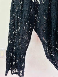 T PARTY LACE BELL SLEEVE TOP