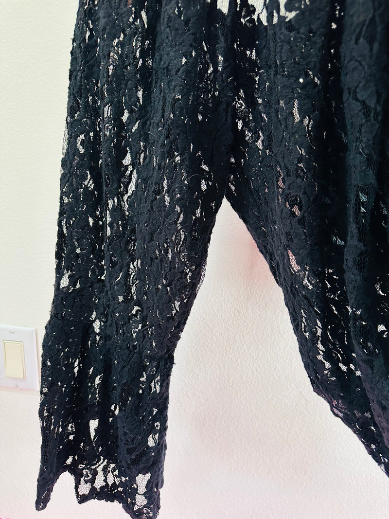 T PARTY LACE BELL SLEEVE TOP