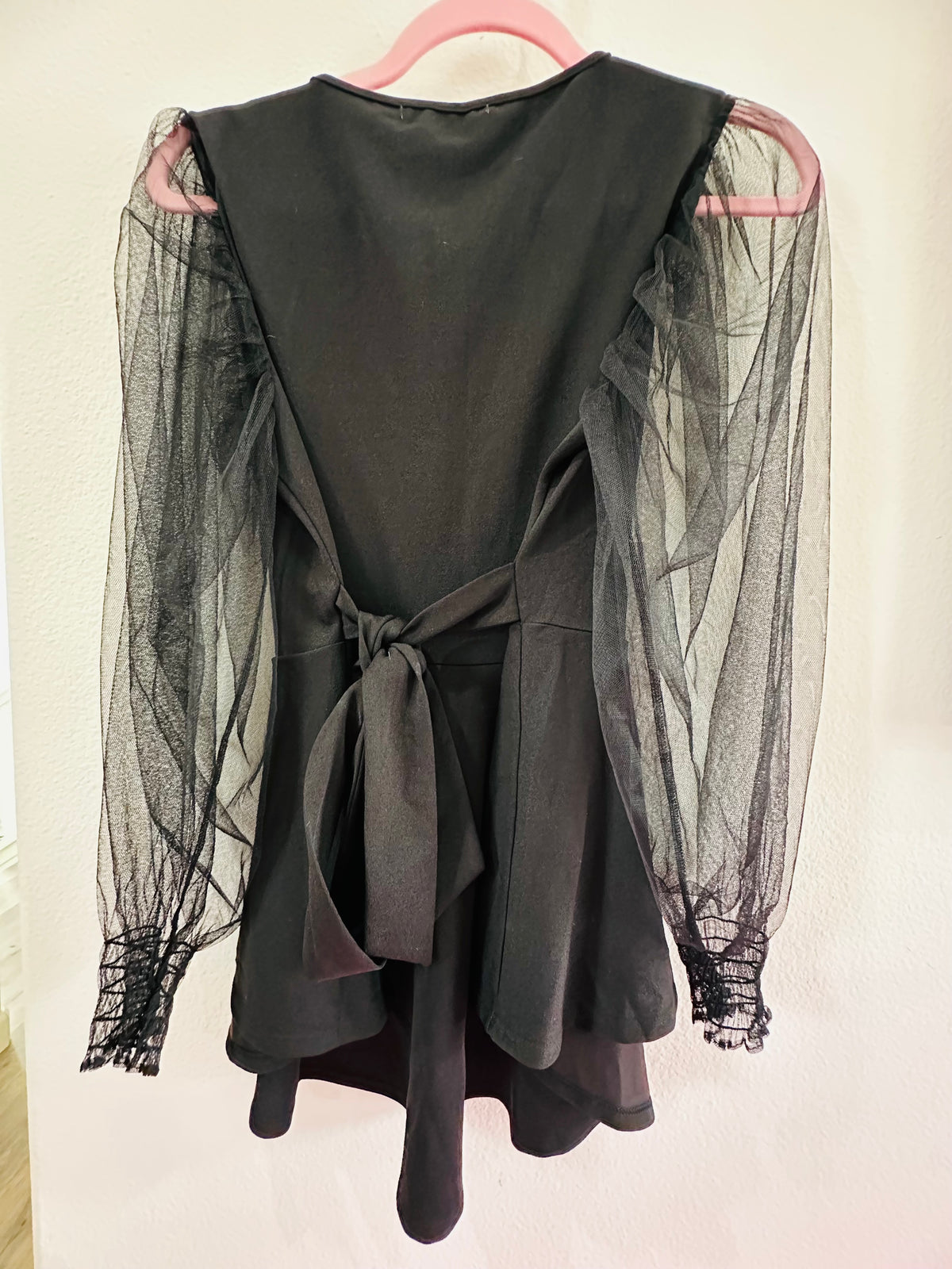 BLACK SHEER SLEEVE TIE BACK DRESS TOP