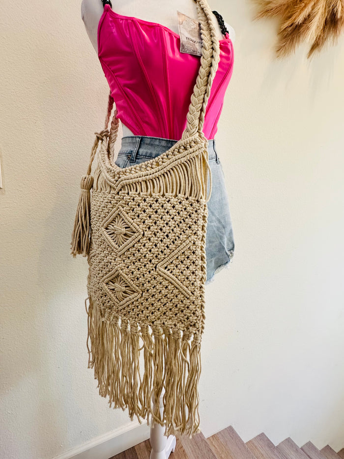 CROCHET FRINGED CROSSBODY BAGS