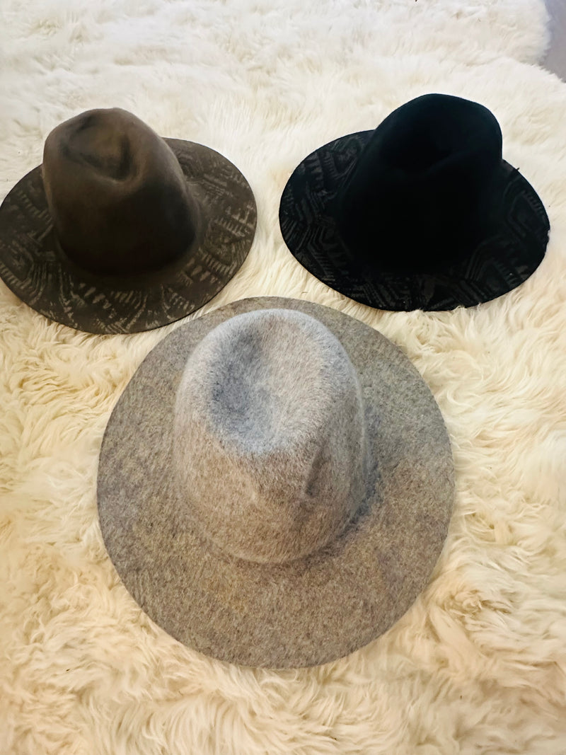 DESIGN PRINT TOP FELT HAT