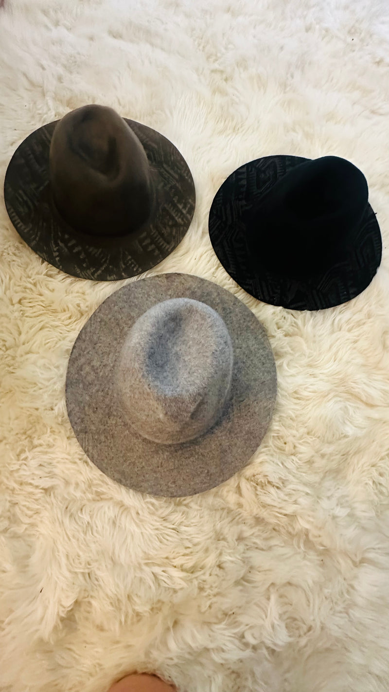 DESIGN PRINT TOP FELT HAT