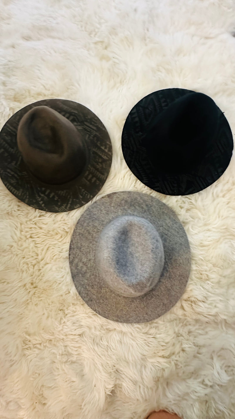 DESIGN PRINT TOP FELT HAT